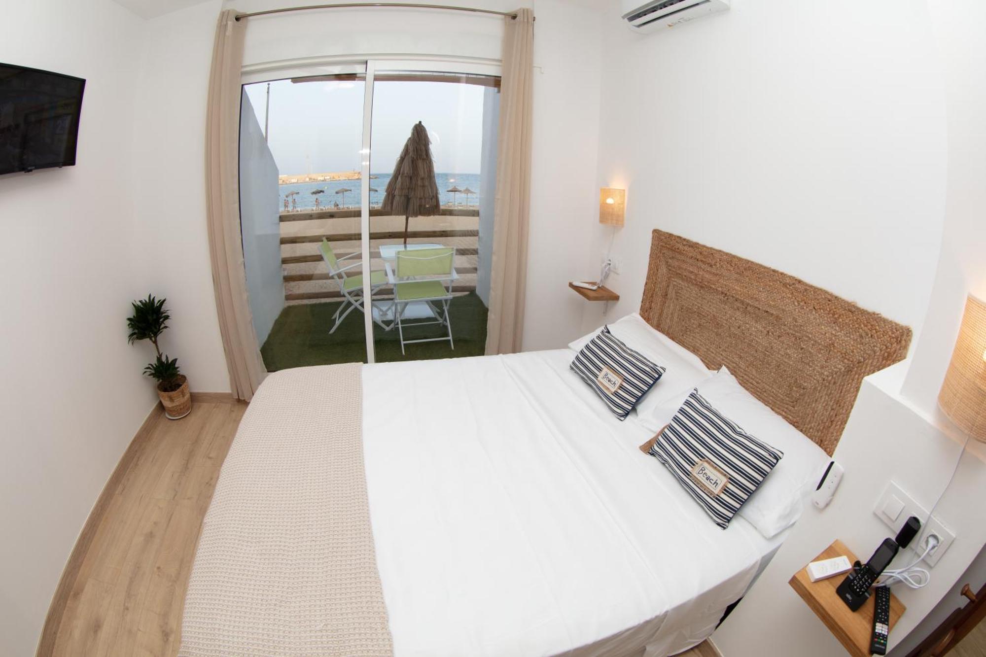 Hostal Playa Dreams Nautico Adults Garrucha Bagian luar foto