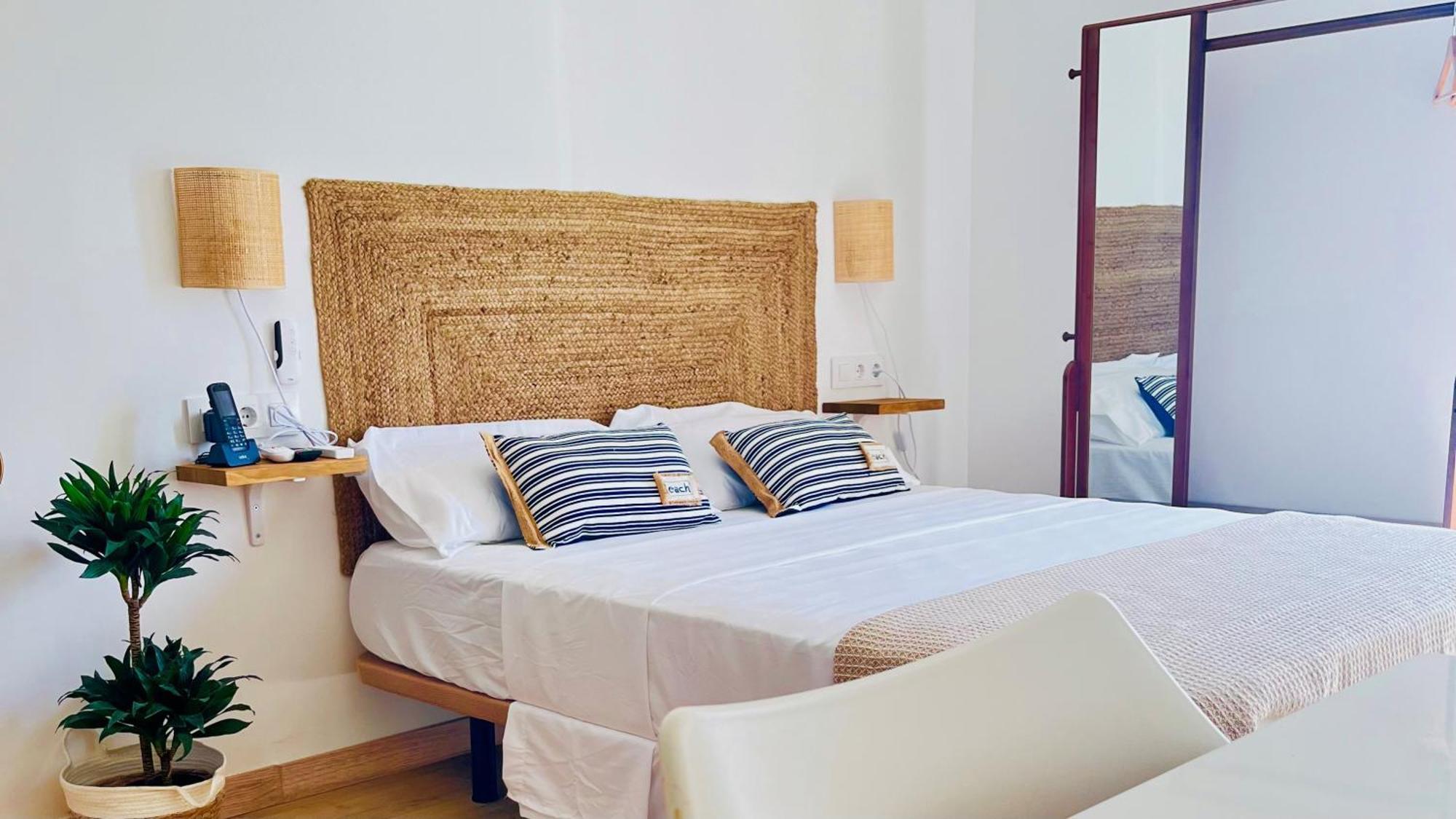 Hostal Playa Dreams Nautico Adults Garrucha Bagian luar foto